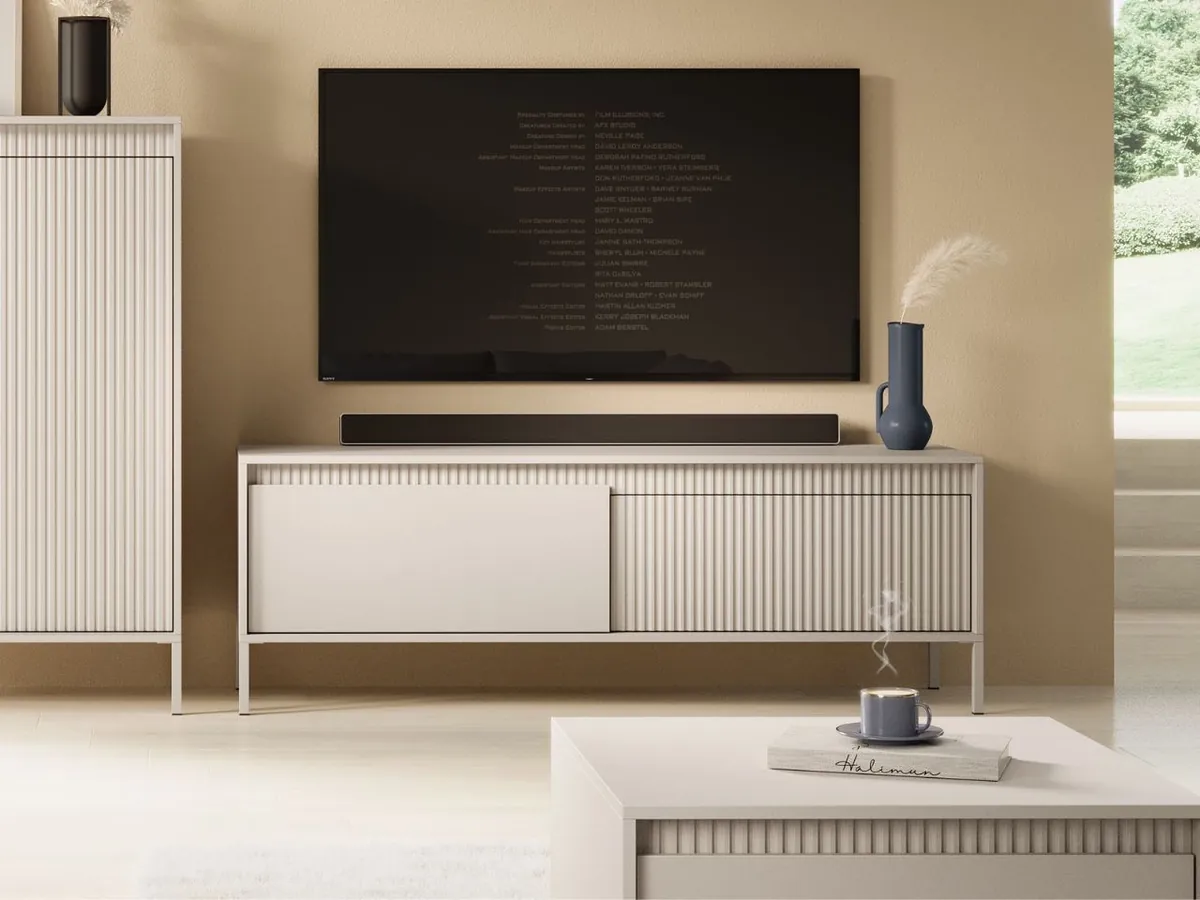 Stilvoll fernsehen: So wählen Sie das passende TV-Lowboard für Ihre Wohnzimmereinrichtung