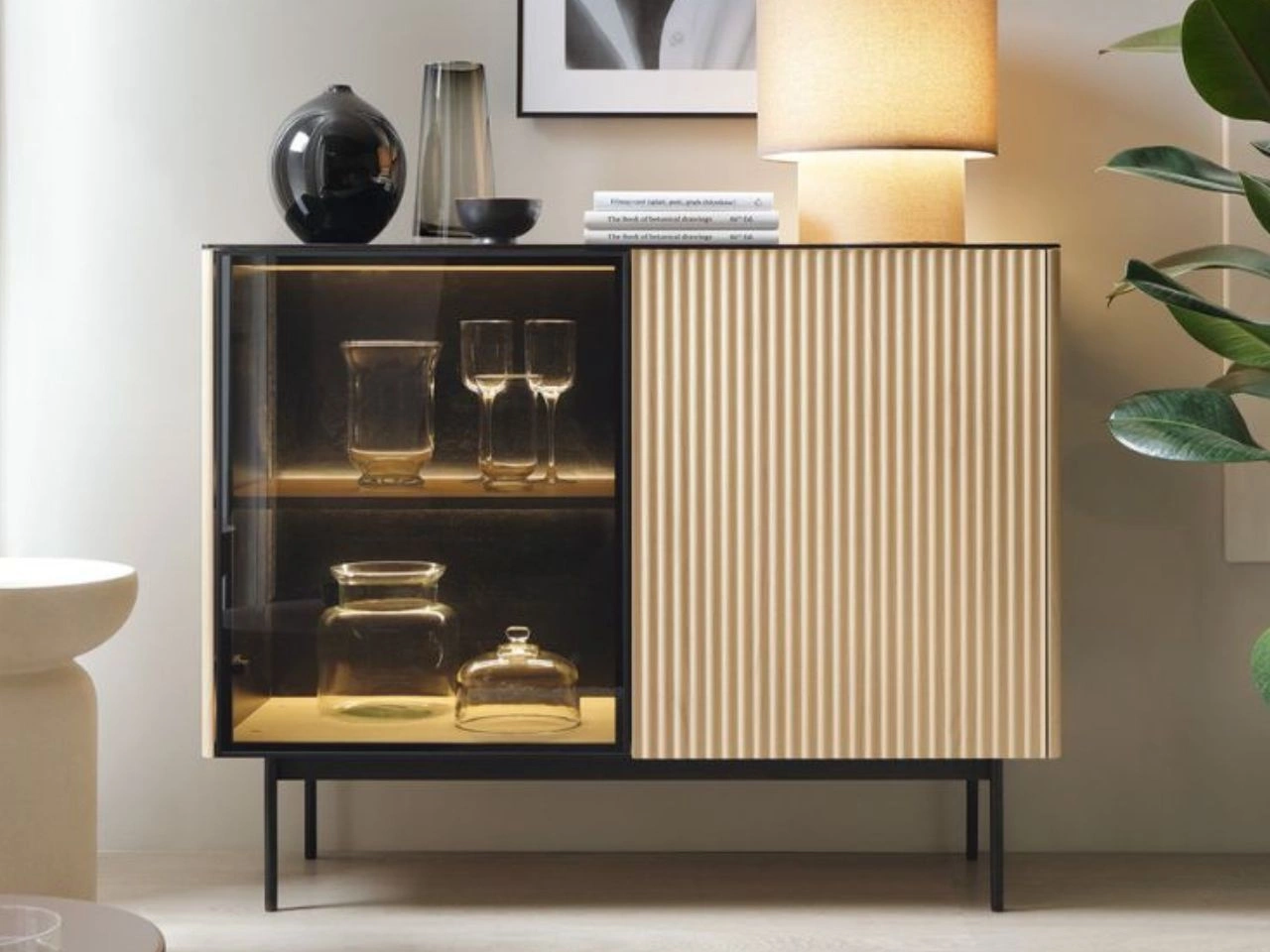 Kommode mit LED-Beleuchtung, 2 Türen  Auroé Eiche Vicenza