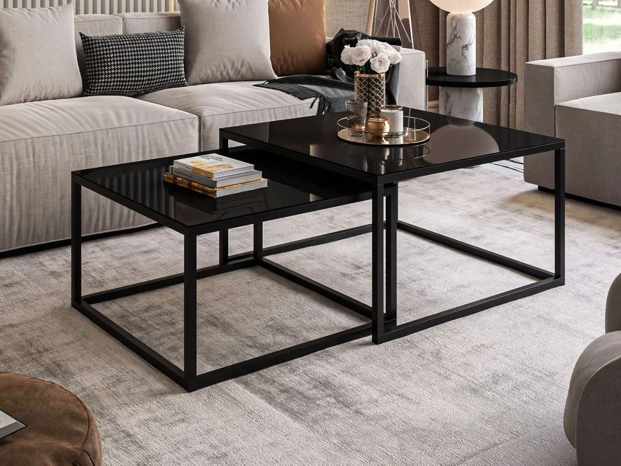 Couchtisch auf schwarzem Gestell mit Glasplatte Asumi Schwarz 39x45