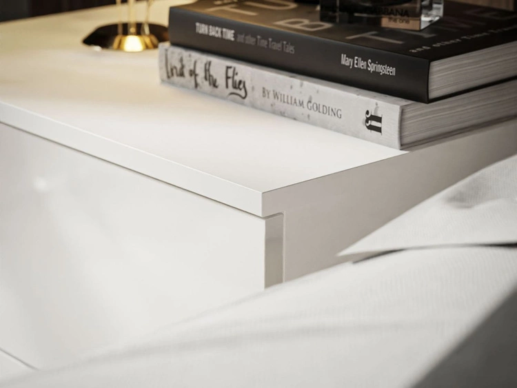 Nachttisch mit Schubladen auf Schwarzen Metallbeinen Nuveo Weiß Hochglanz