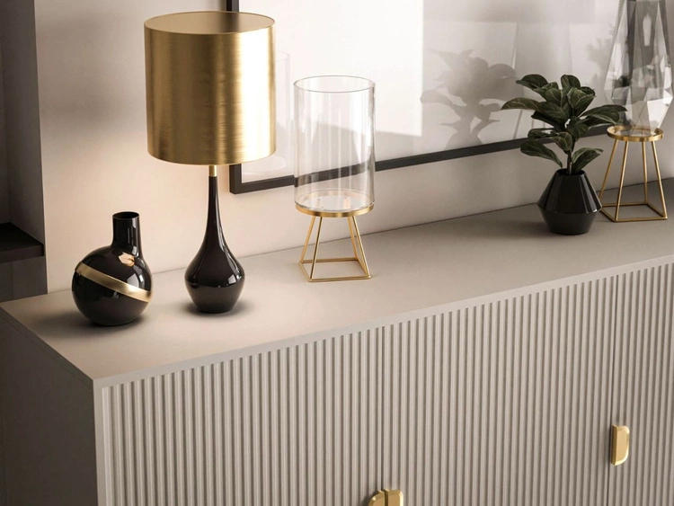 Kommode dreitürig breit mit goldfarbenen Griffen und Füßen Orlean Kaschmir Matt