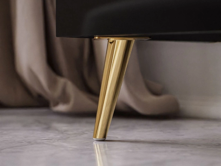 Viertürige Kommode 158 cm Glamour-Stil mit goldenen Griffen und Beinen Lunelie Schwarzglanz