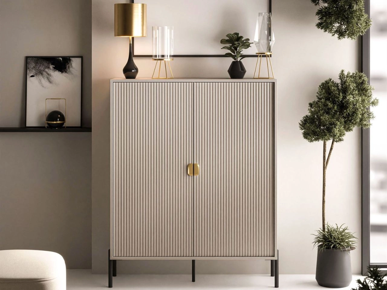 Hohe Kommode, zweitürig, mit goldfarbenen Griffen, Orlean Kaschmir matt