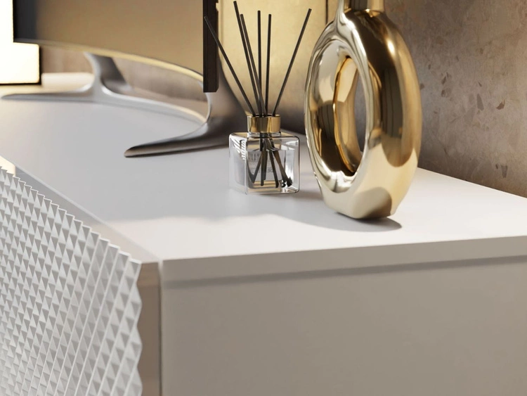 TV-Schrank mit 3D-gefrästen Fronten und verchromten Metallbeinen Celiane Weiß Glanz