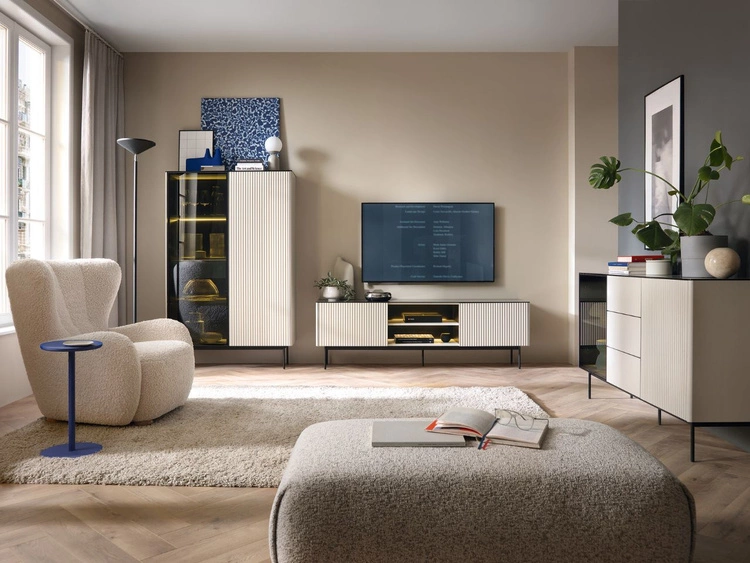 Standvitrine mit einer Glastür, LED-Beleuchtung und Schublade für das Wohnzimmer Auroé Kaschmir