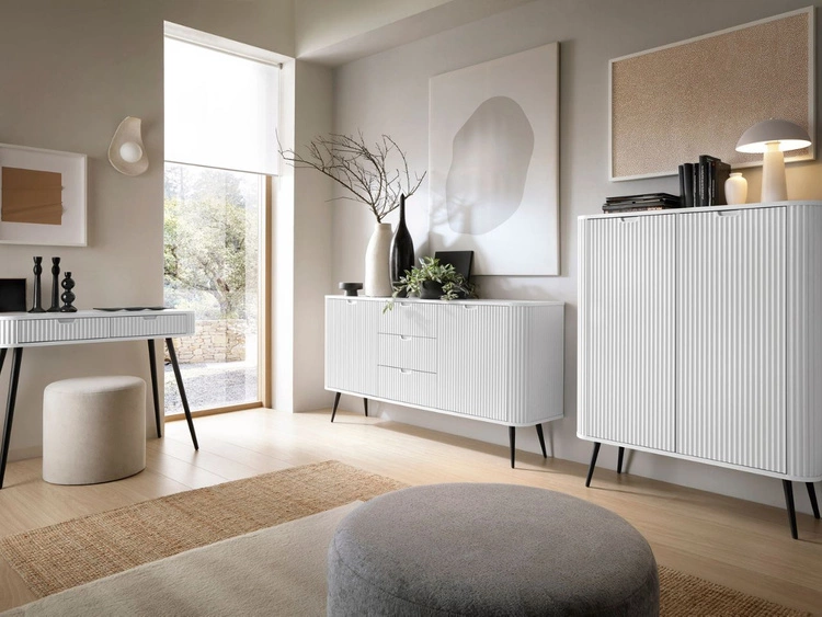 Türkommode Viva Weiß auf Schwarzen Beinen