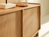 Dreitüriges TV-Lowboard 147 cm für Wohnzimmer Azumi Karamell Eiche