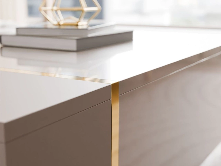 Couchtisch auf goldenen Beinen im Glamour-Stil Lunelie Kaschmir Hochglanz