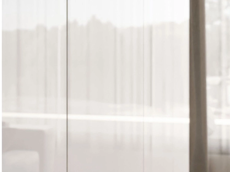 Viertüriger Kleiderschrank mit Drehtüren Ameli Weiß Hochglanz