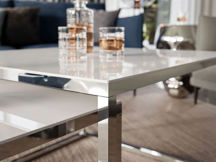 Couchtisch auf verchromtem Gestell mit Glasplatte Asumi Weiß 39x45