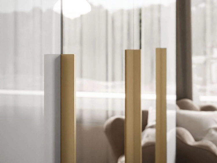 Viertüriger Kleiderschrank mit Drehtüren, goldfarbenen Griffen, Schubladen und Spiegeln Ameli Weiß Hochglanz