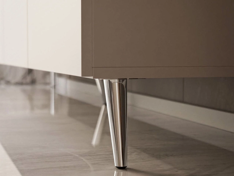 TV-Lowboard mit Türen auf Silbernen Metallbeinen 100 cm Nodoo Kaschmir