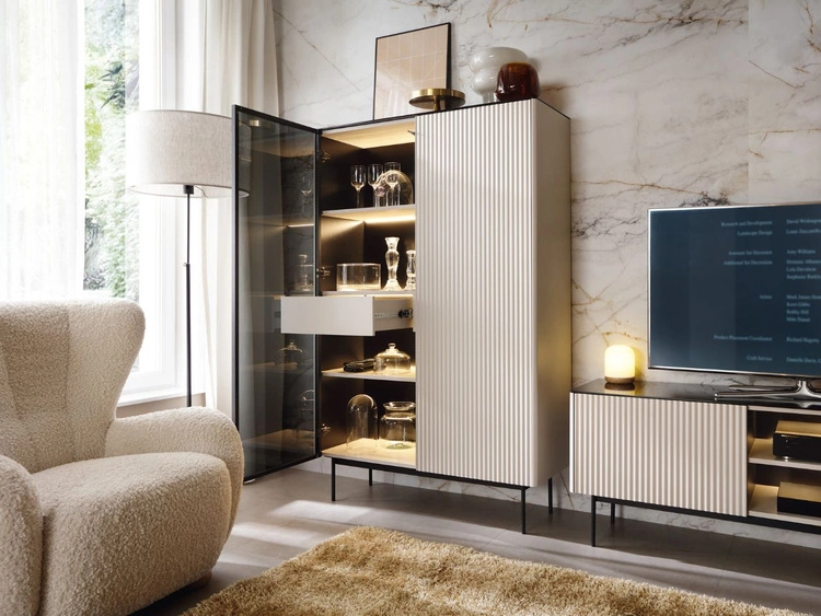 Standvitrine mit einer Glastür, LED-Beleuchtung und Schublade für das Wohnzimmer Auroé Kaschmir