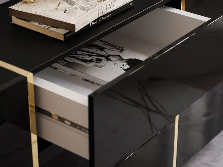 Zweitürige Kommode 158 cm mit drei Schubladen Lunelie Schwarzglanz