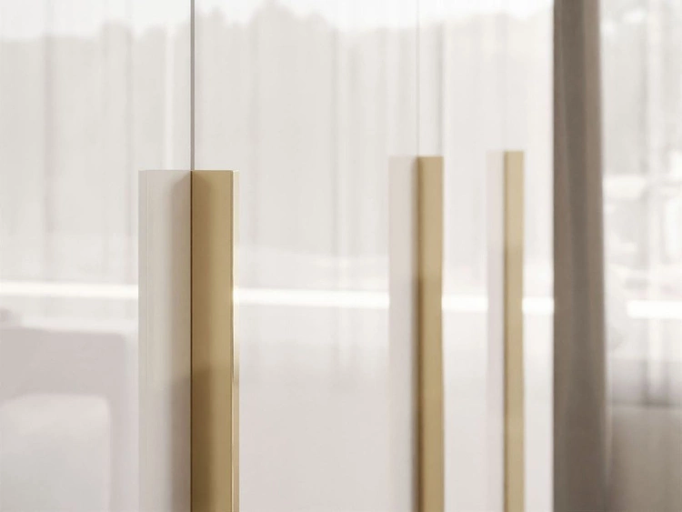 Viertüriger Kleiderschrank mit Drehtüren Ameli Weiß Hochglanz