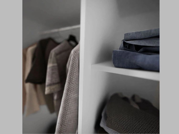 Schwebetürenschrank Zweitüriger mit Aufsatz und Spiegel 254 cm Nuveo Weiß Hochglanz