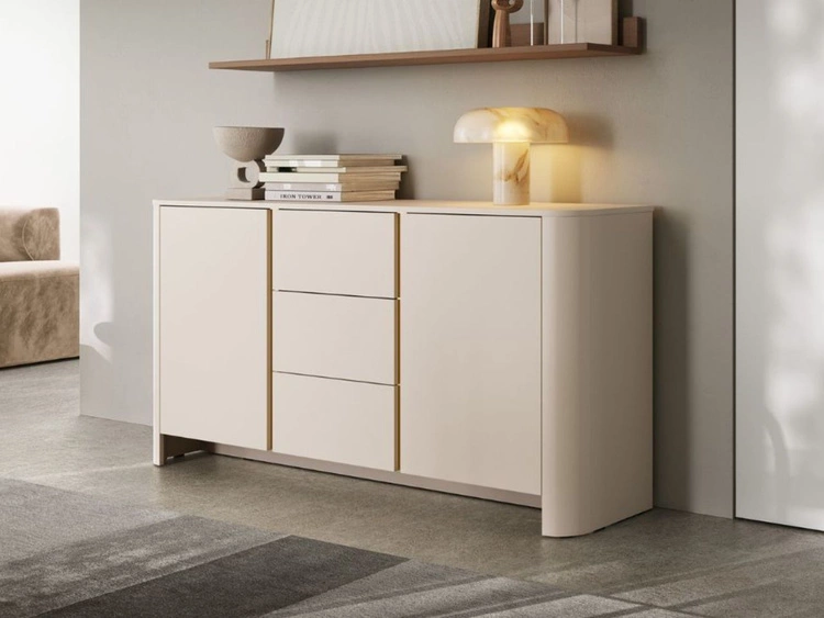 Zweitürige Kommode mit goldener Zierleiste Brillo Kaschmir