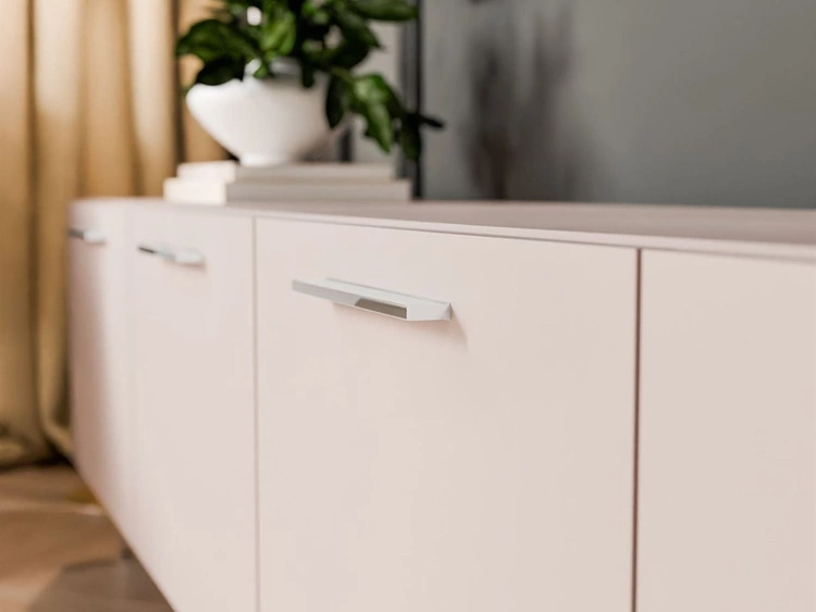 TV-Lowboard mit Türen auf Silbernen Metallbeinen 200 cm Noaé Kaschmir