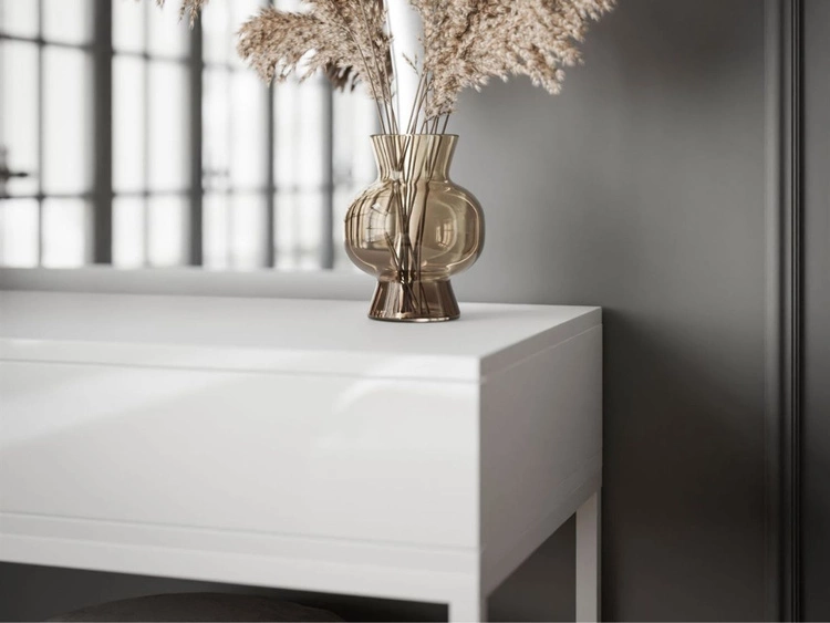 Kosmetiktisch rechtsseitig mit Schubladen und LED-Beleuchtung auf weißen Beinen Clarette Weiß Hochglanz