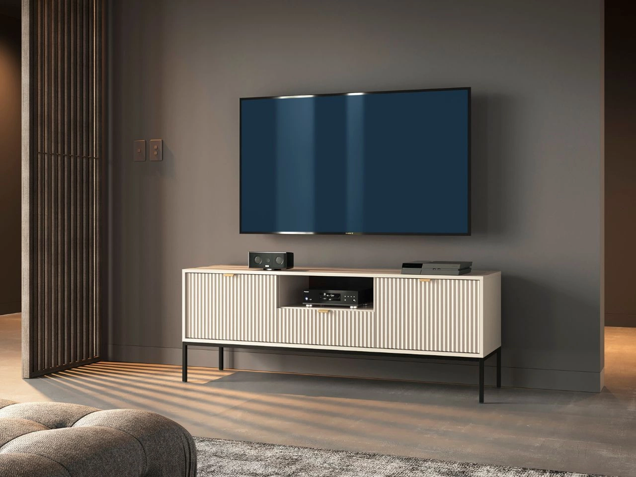 TV-Lowboard mit Schublade und Türen Amber Kaschmir auf schwarzen Beinen