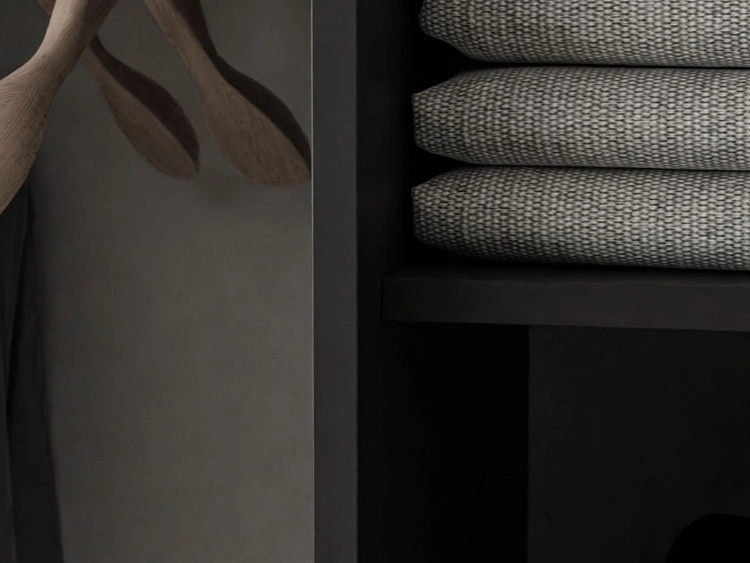 Schwebetürenschrank Zweitüriger mit Spiegel 194 cm Nuveo Schwarz Hochglanz