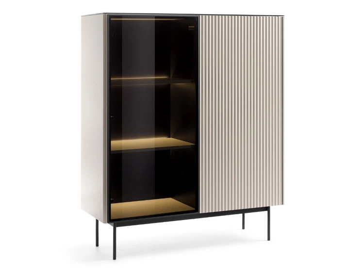 Standvitrine mit einer Glastür, LED-Beleuchtung für das Wohnzimmer Auroé Kaschmir